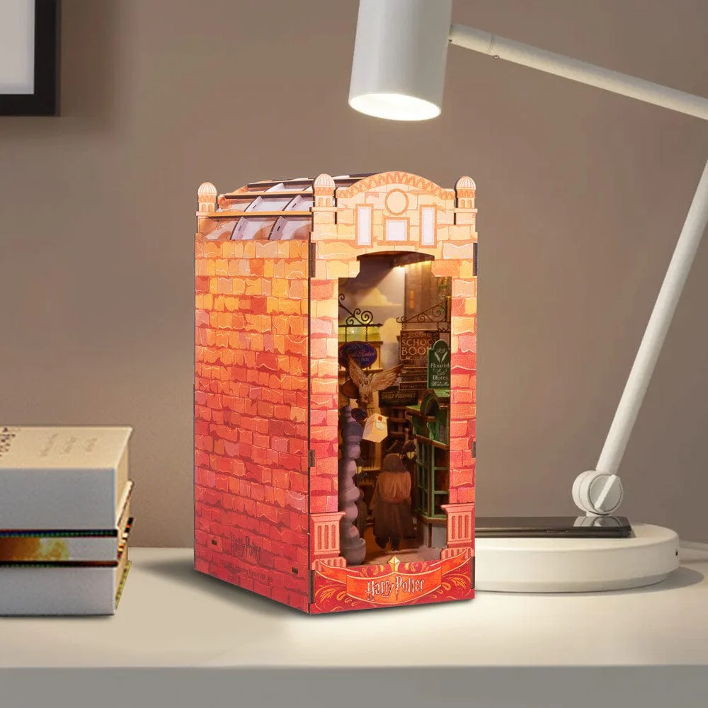 Harry Potter: Diagon Alley - DIY Book Nook Kit - Image 6