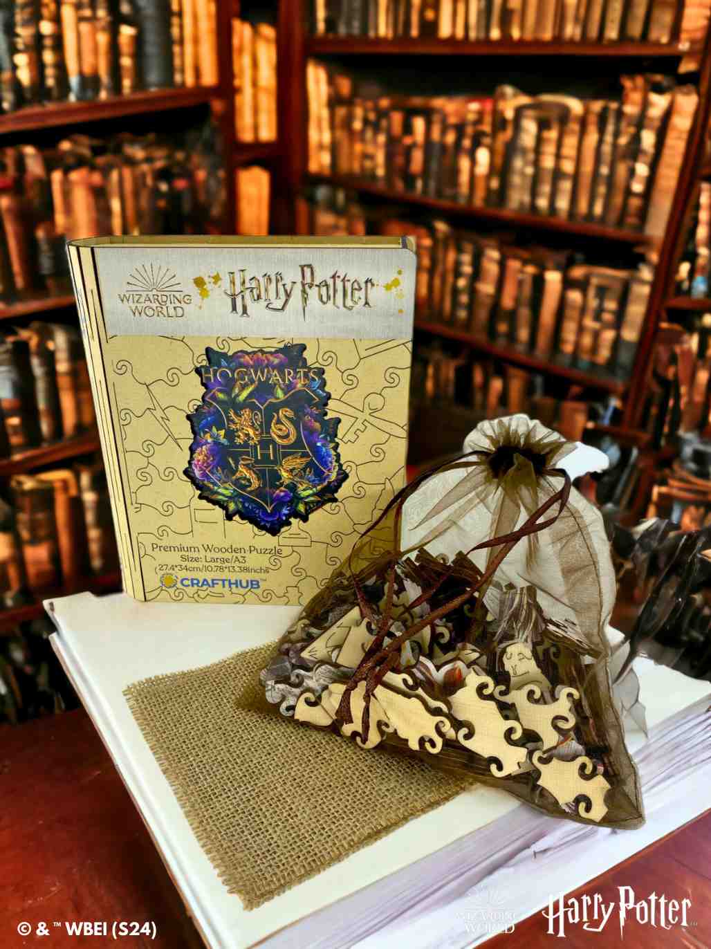 Harry Potter - Hogwarts Crest - Fine Oddities Wooden Jigsaw Puzzle - Image 3