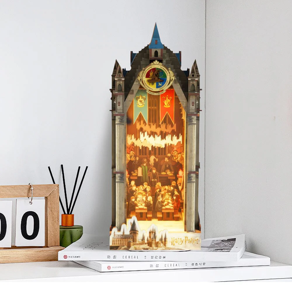 Harry Potter: The Great Hall - DIY Book Nook Kit - Image 7